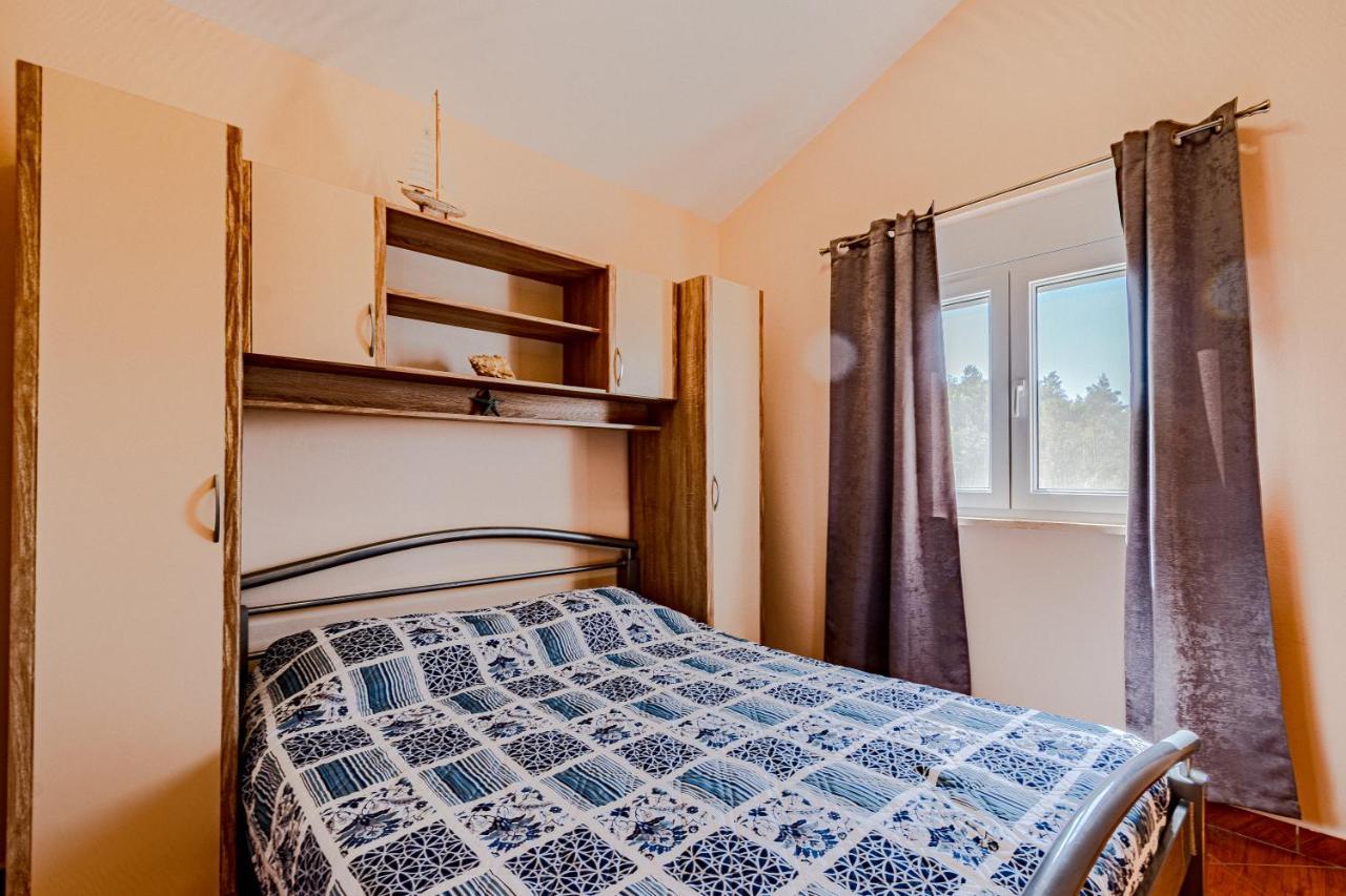 Apartman Mimi Prigradica Exterior foto
